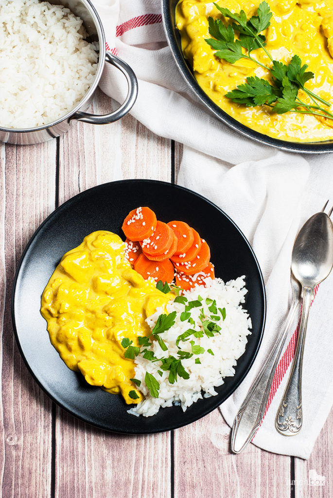Kurczak curry z ryżem i marchewką gotowaną | lunchboxodkuchni.pl