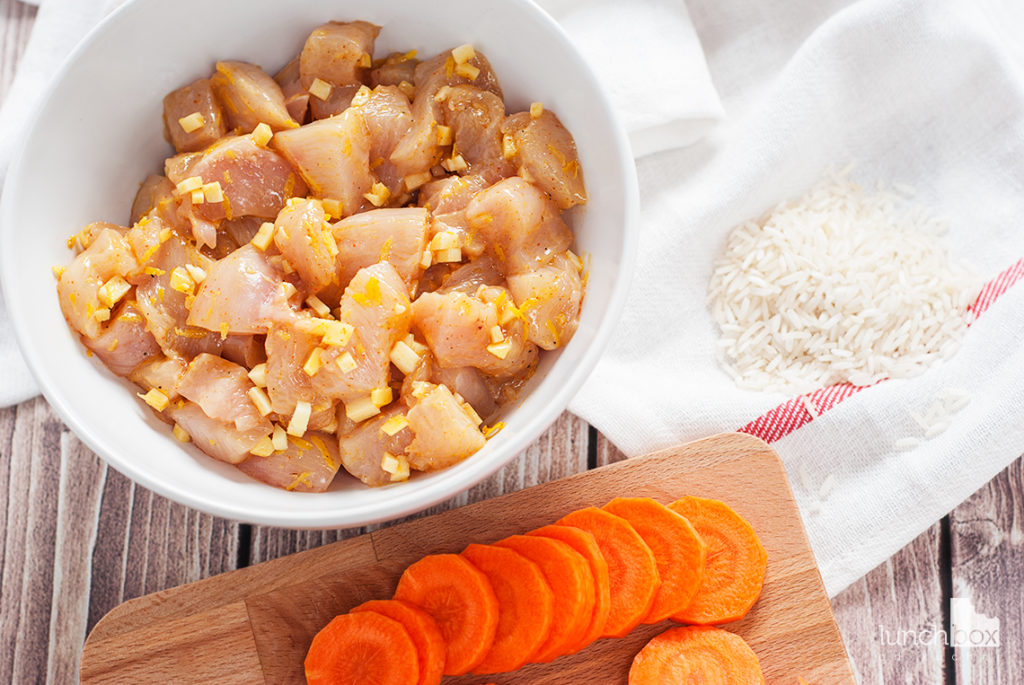 Kurczak curry z ryżem i marchewką gotowaną - produkty | lunchboxodkuchni.pl